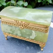 Ashtray, onyx jewellery box from the 1960s, vintage Italy.