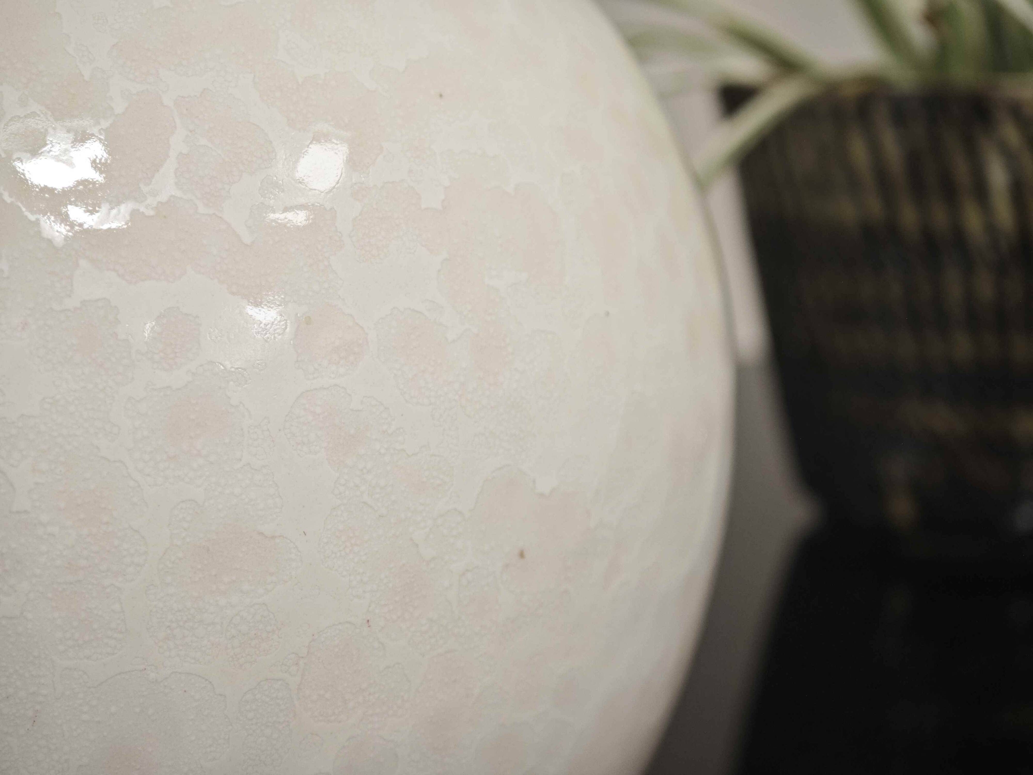 Ball-shaped vase Moulin des loups art deco off-white ceramic