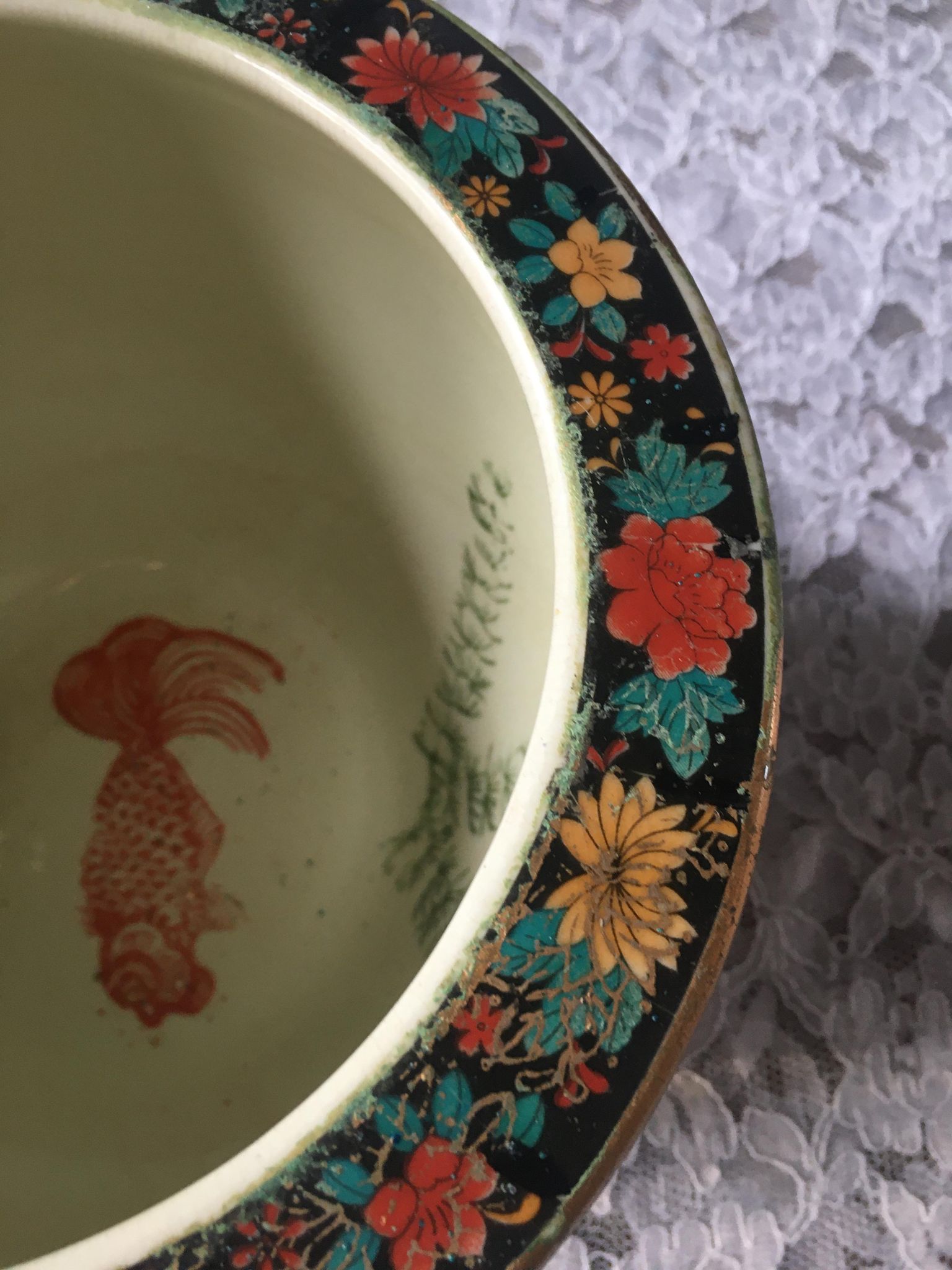 Antique Satsuma porcelain vase, Japan, late 19th-early 20th century