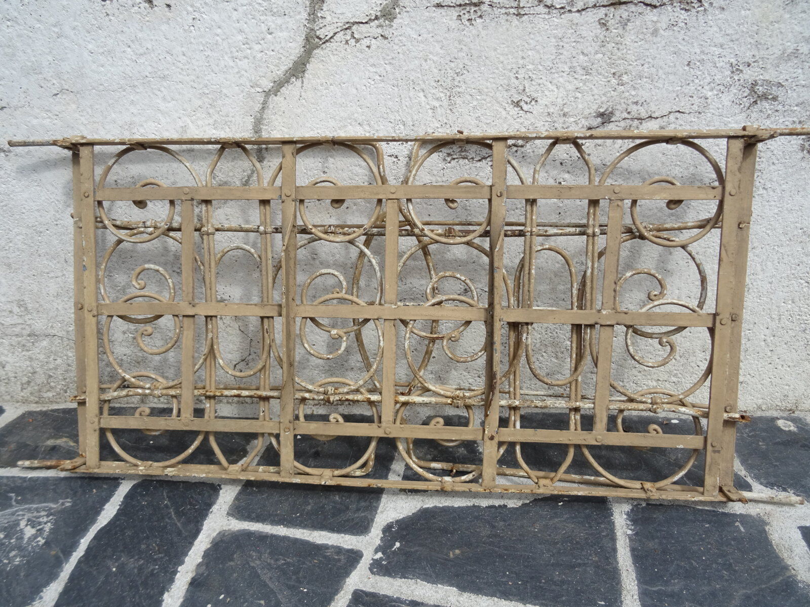 Lit banquette pliant en fer forgé
