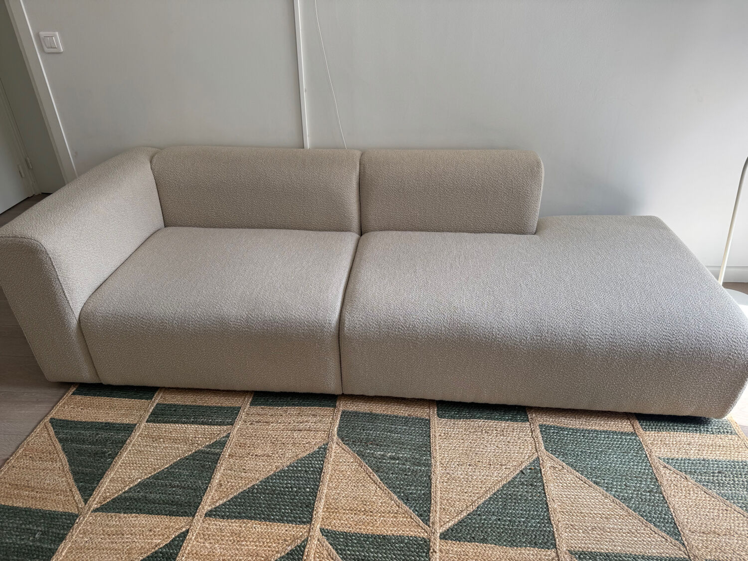 Sofa, there are magazines.