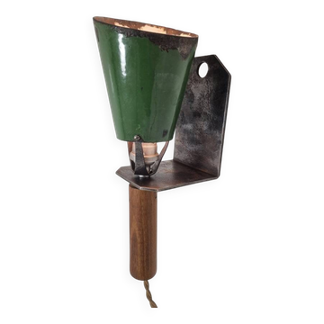 Enamelled sheet metal portable lamp