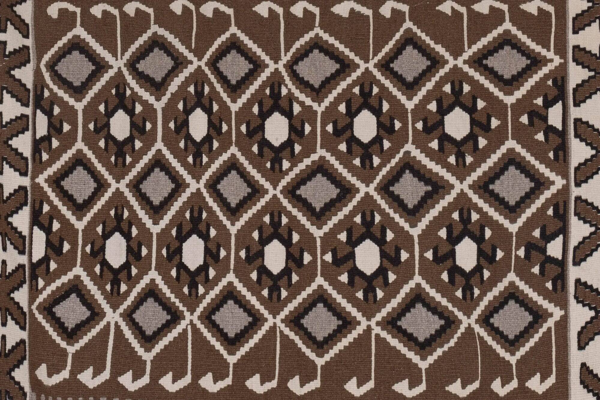 Vintage Turkish kilim, handwoven, 118x140 cm.