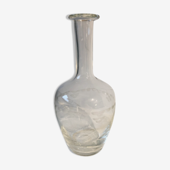 Carafe en verre gravé