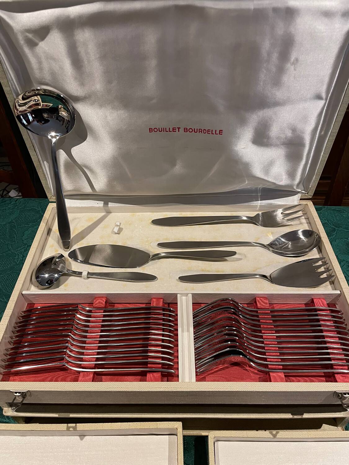 Vintage 138-piece cutlery set