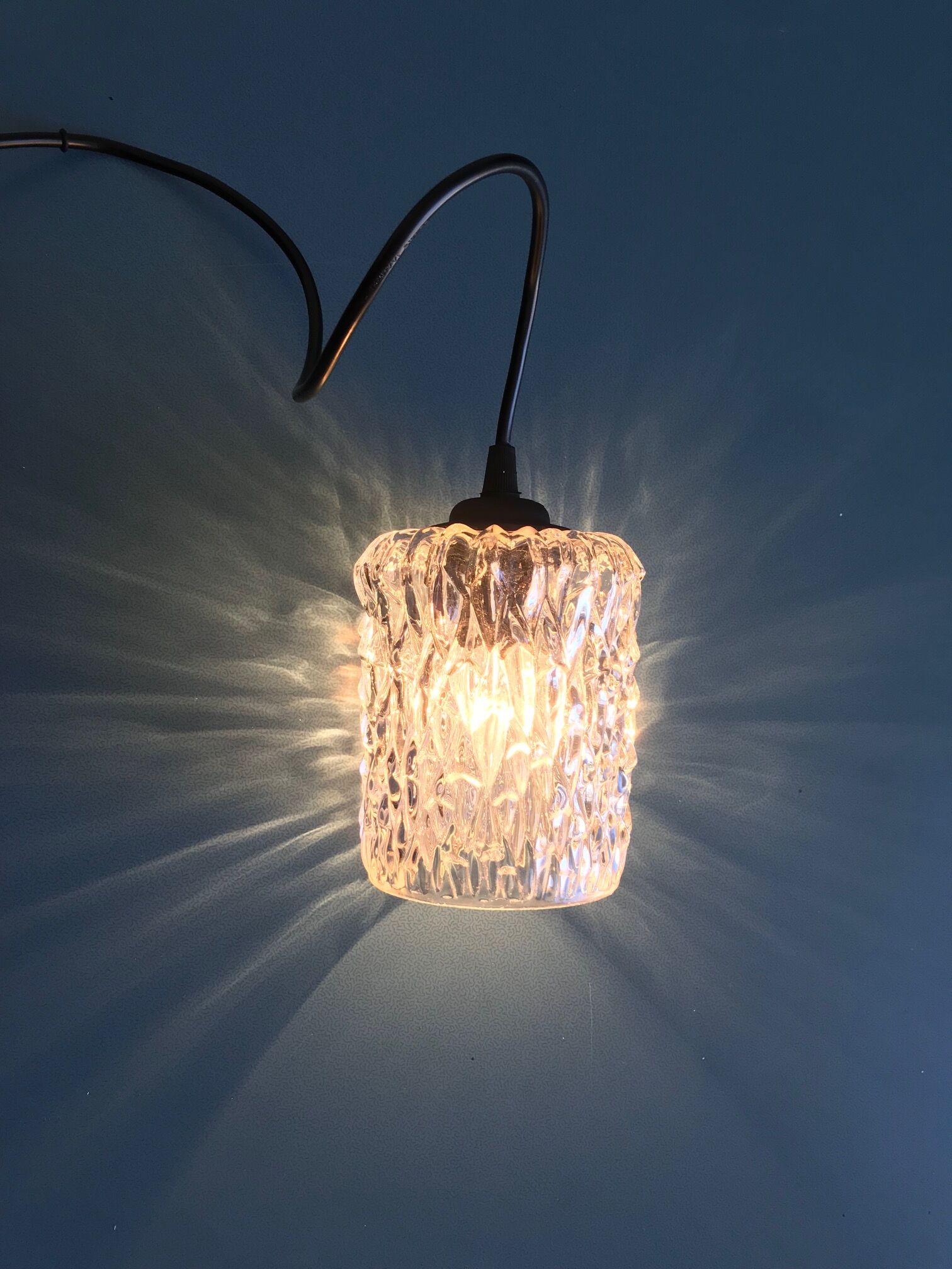 Molded glass suspension