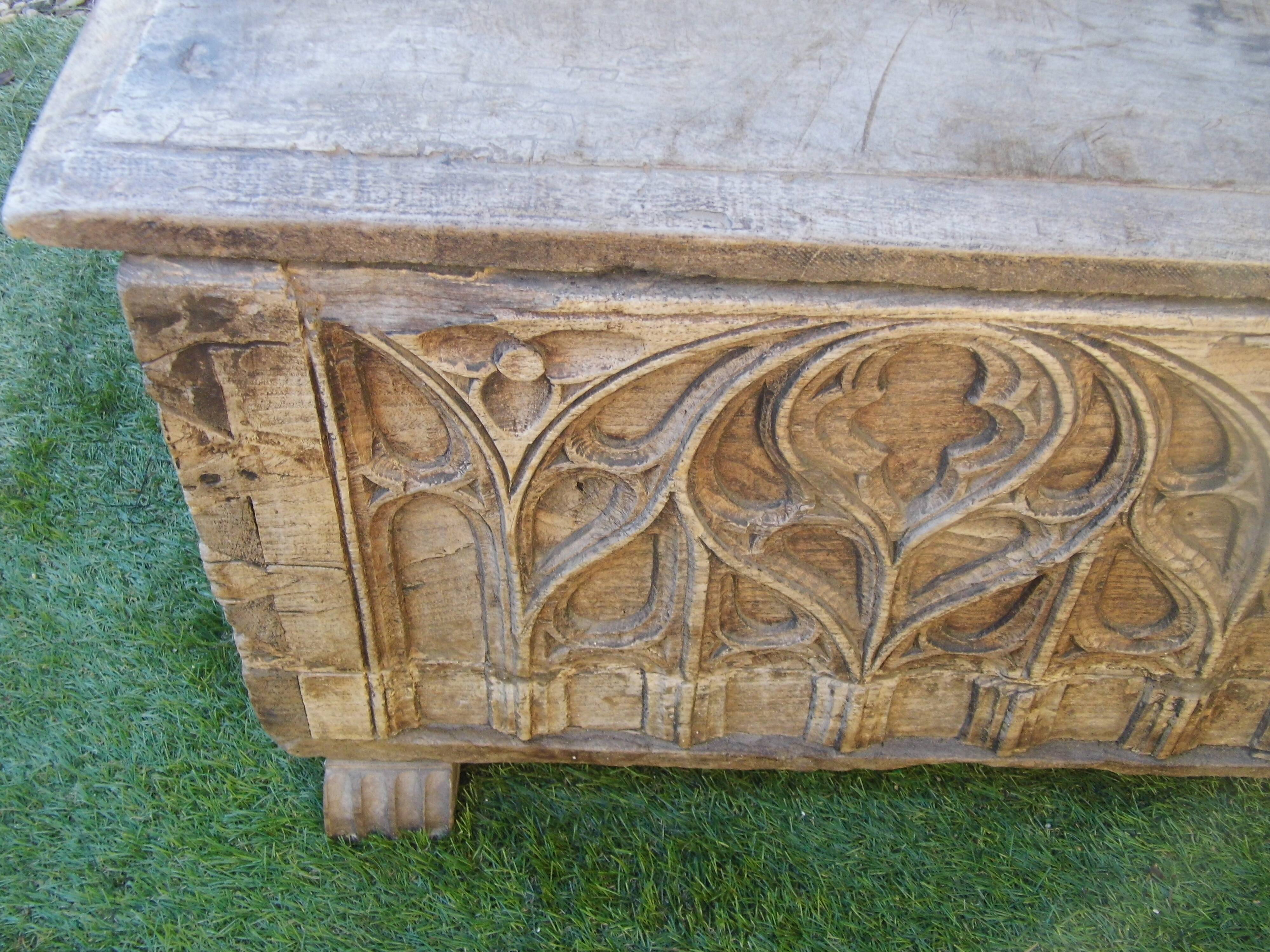 Important solid wood chest from a rare 17th century castle, unique, carved Gothic antique decor, beautiful