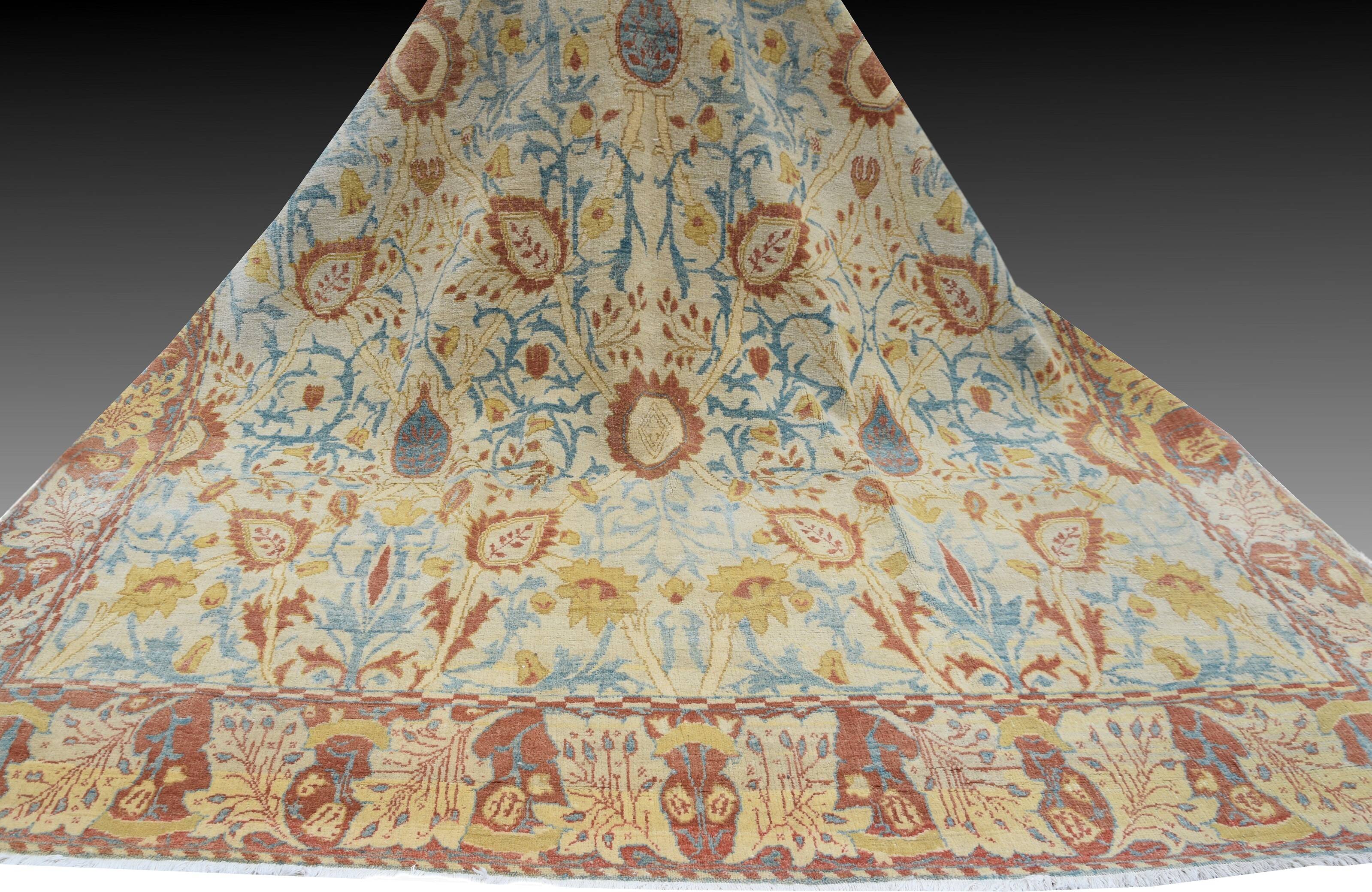Oriental rug Iran Sultanabad: 3.00 x 2.94 Meters - Unusual square..