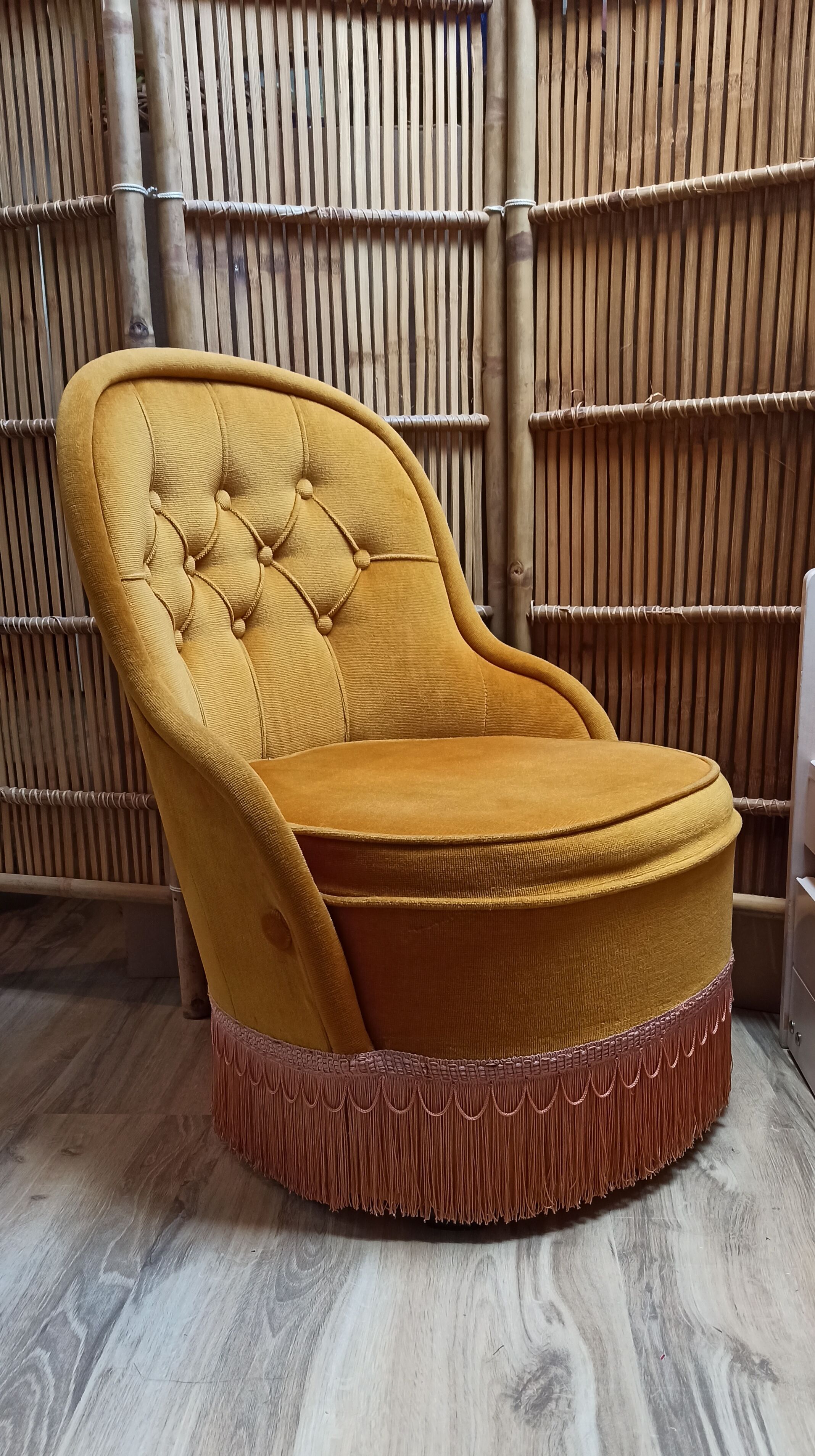 Gold velvet toad chair