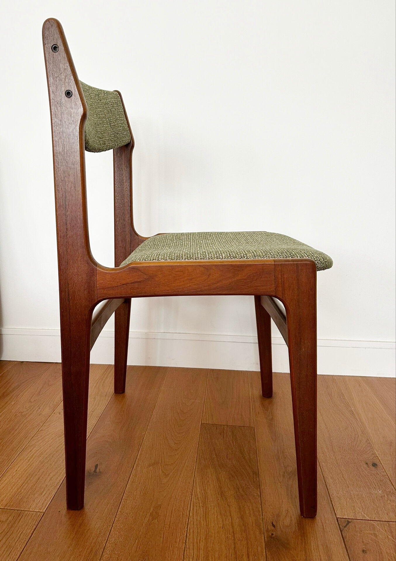 Lot of 4 1960s Scandinavian style chairs.