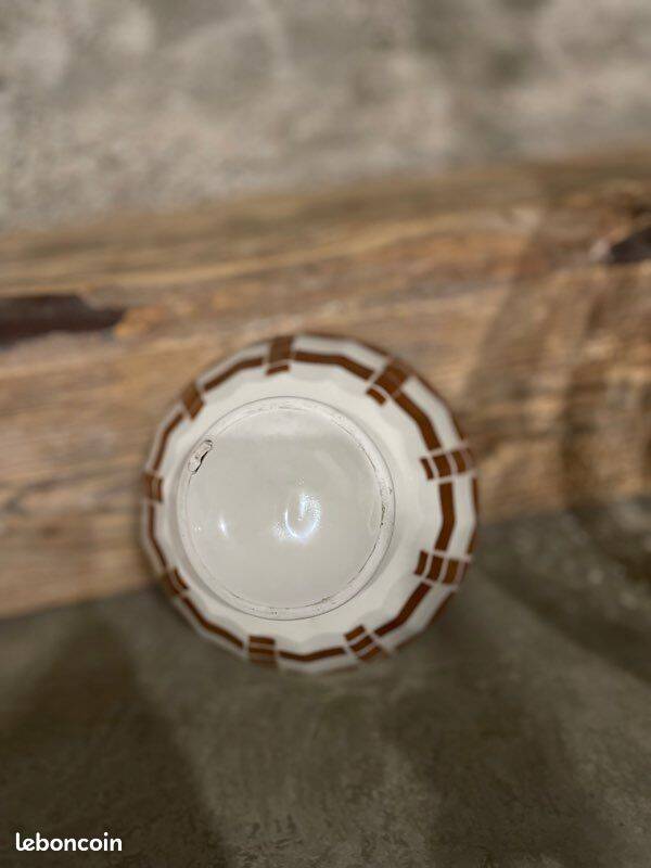 Antique bowl with burgundy and white checks