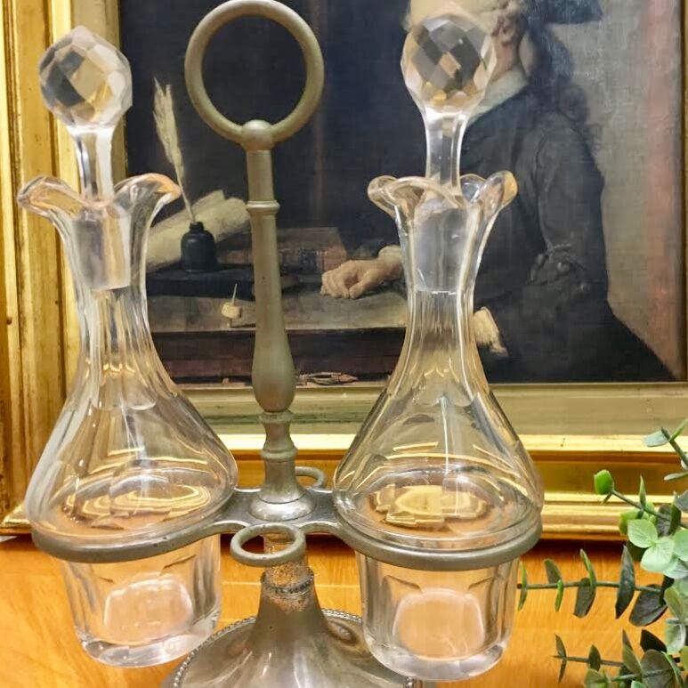 Wine maker oiler stowed former 19th/ 20th