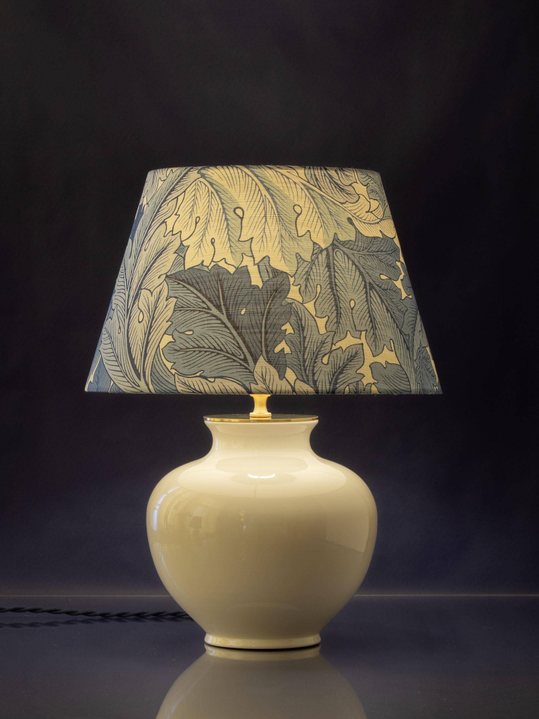 Blue and white ceramic table lamp, William Morris Acanthus shade, Dutch vintage.