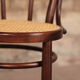 Chaise en bois courbé et assise cannage
