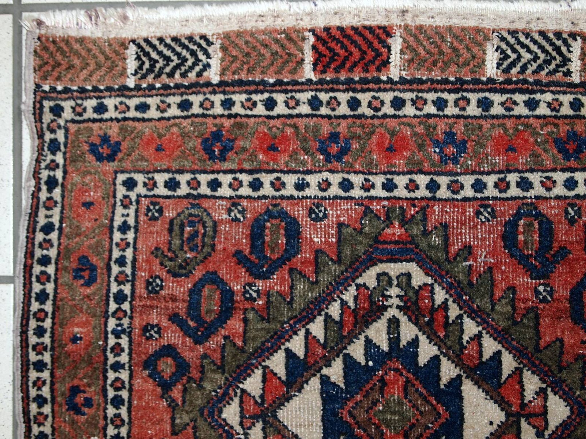 Tapis ancien fait main Kurdish Bagface en laine rouge pâle (55cm x 59cm)