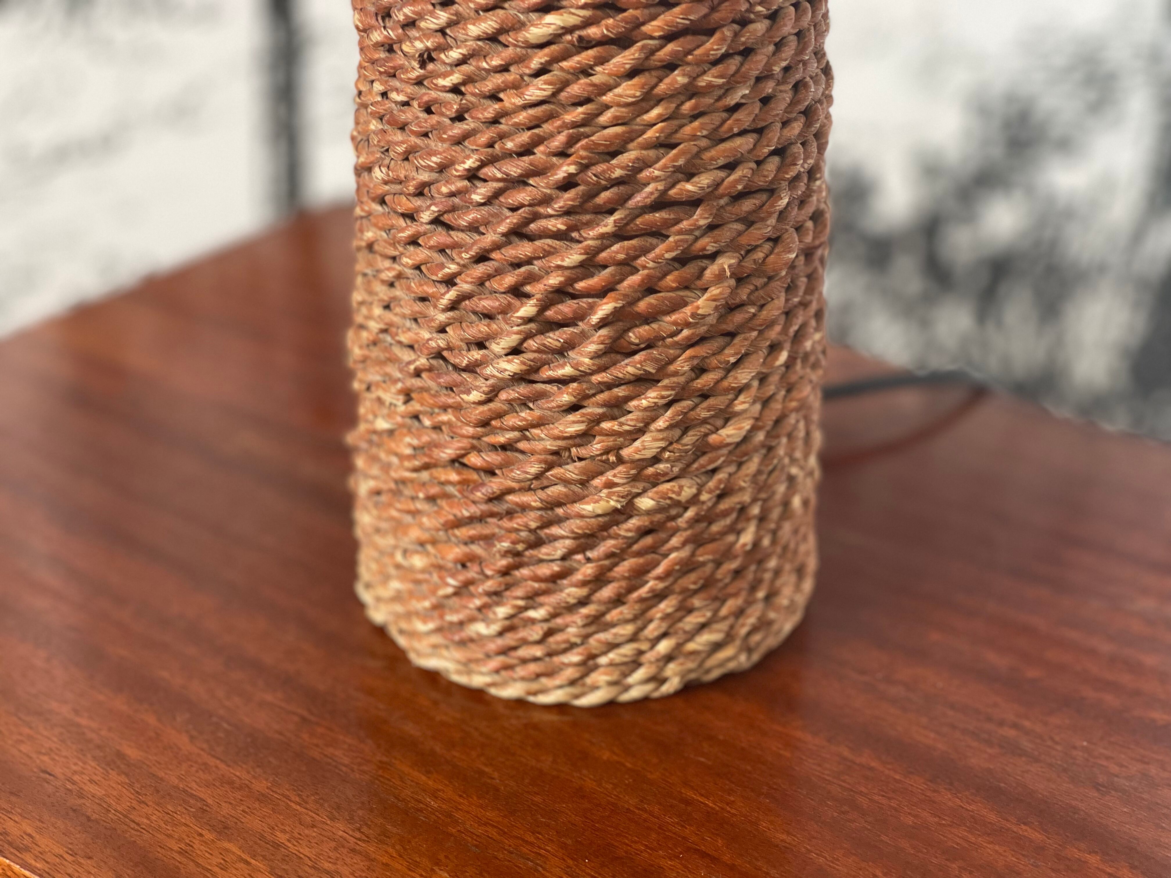 Lamp palm wood and rope