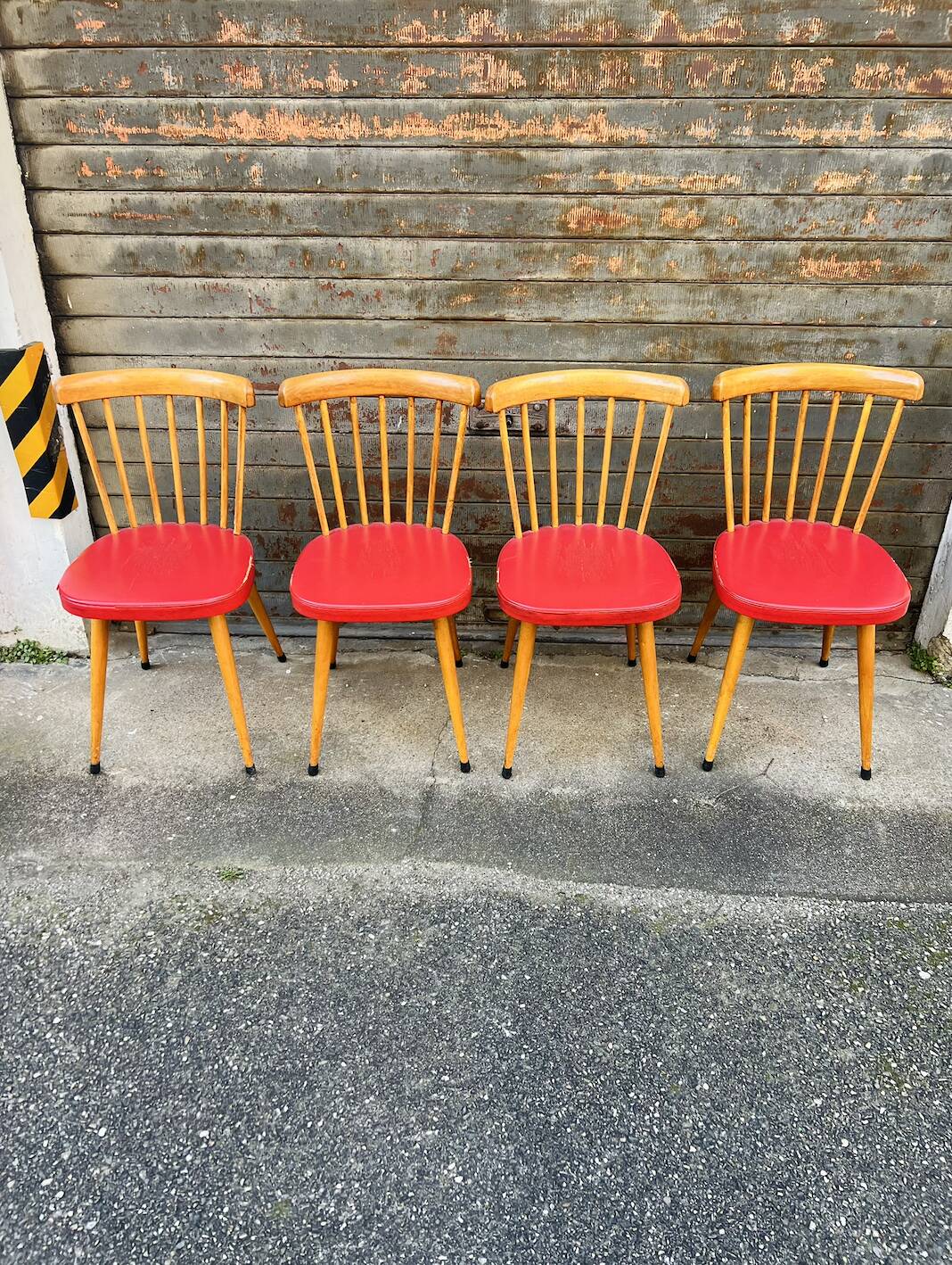(Lot) 4 Baumann Chairs Compass Legs Vintage Red