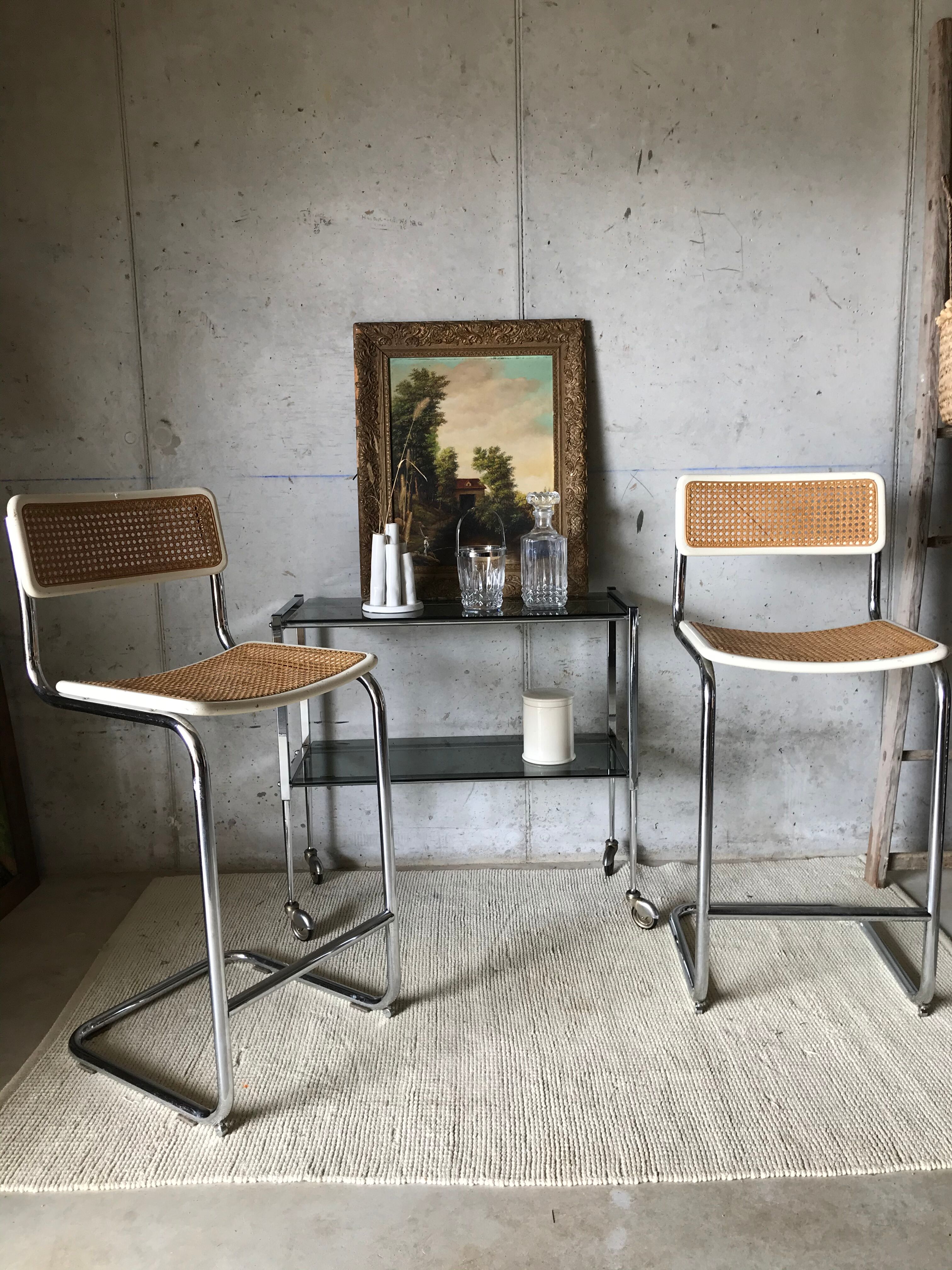 High chair in cannage