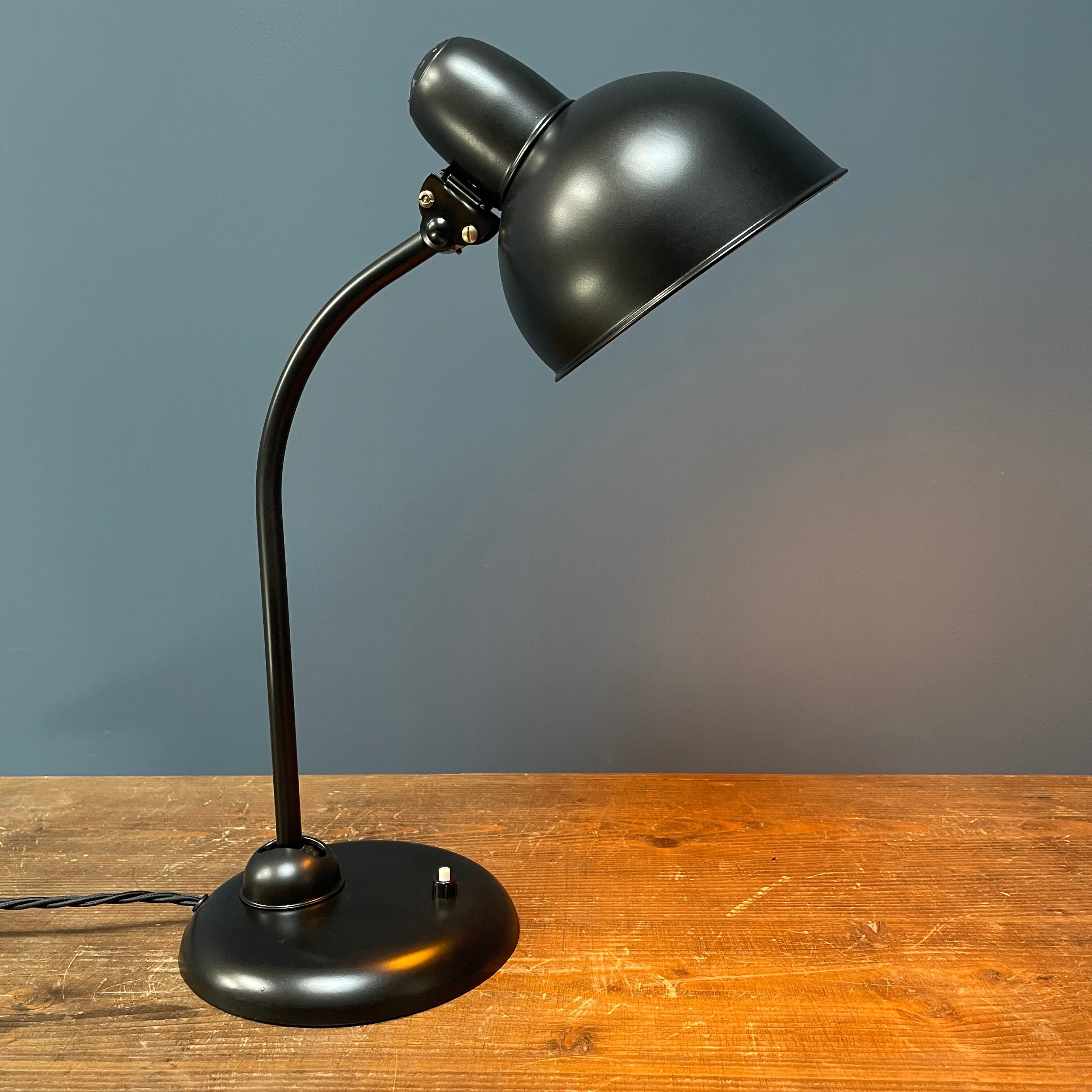 Early kaiser Jdell desk or table lamp model 6556 from the 1930s
