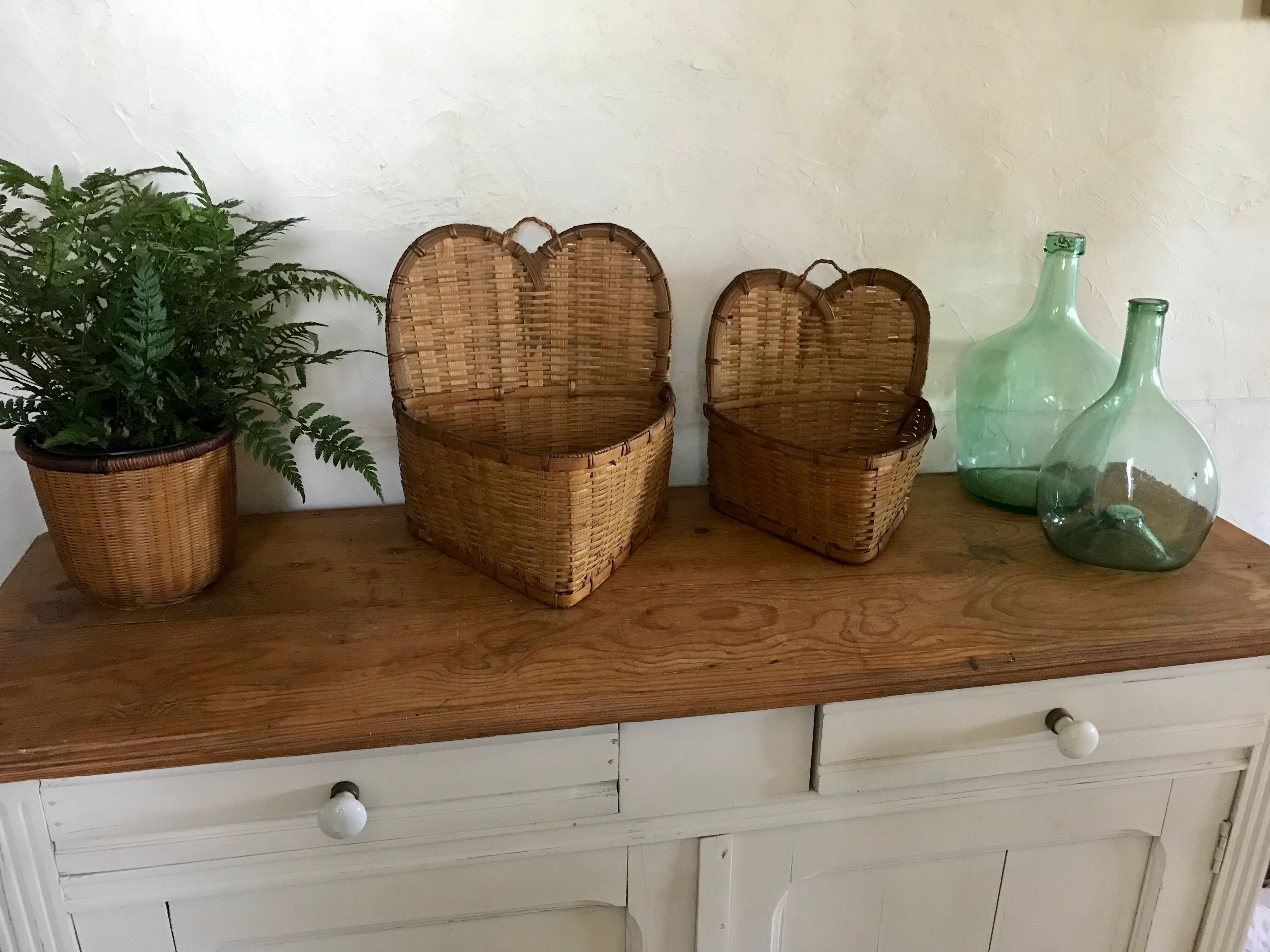 Vintage rattan baskets to hang