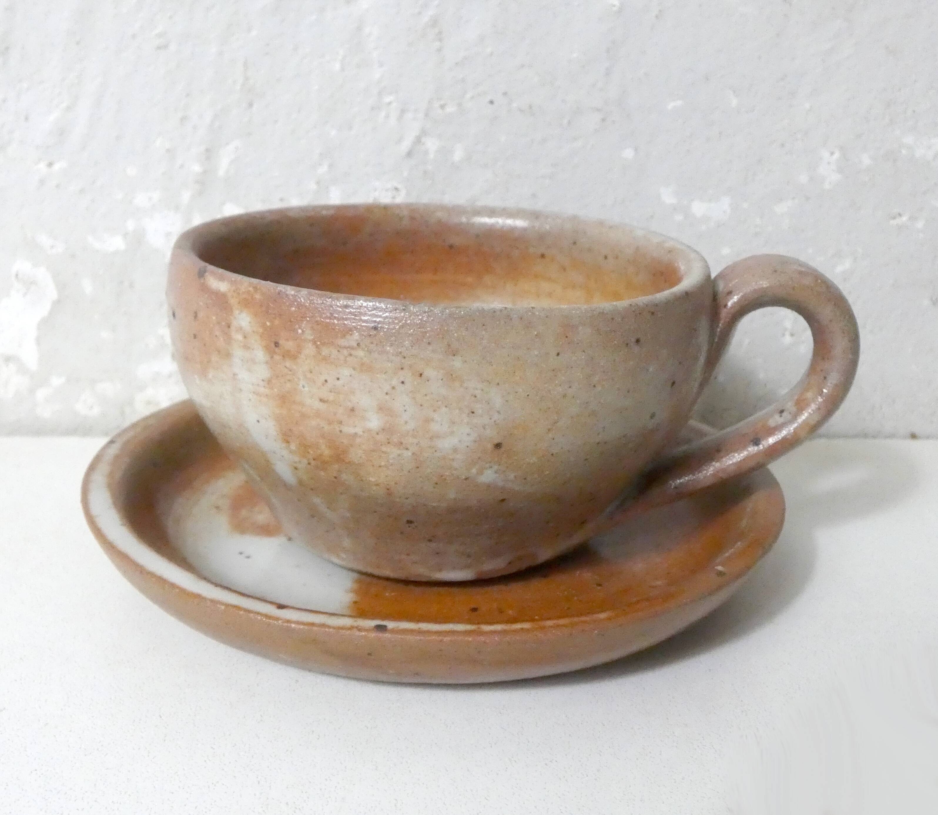 6 tasses en grès avec soucoupes vintage