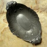 Art Nouveau dish with poppy motifs in pewter