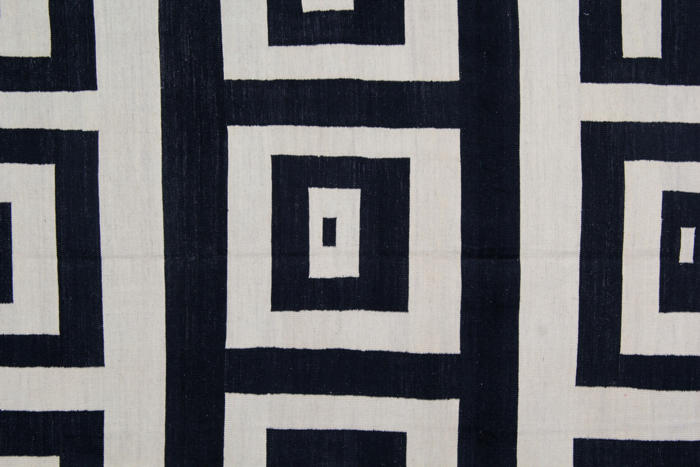 Black and cream kilim area rug 253 x 338 cm