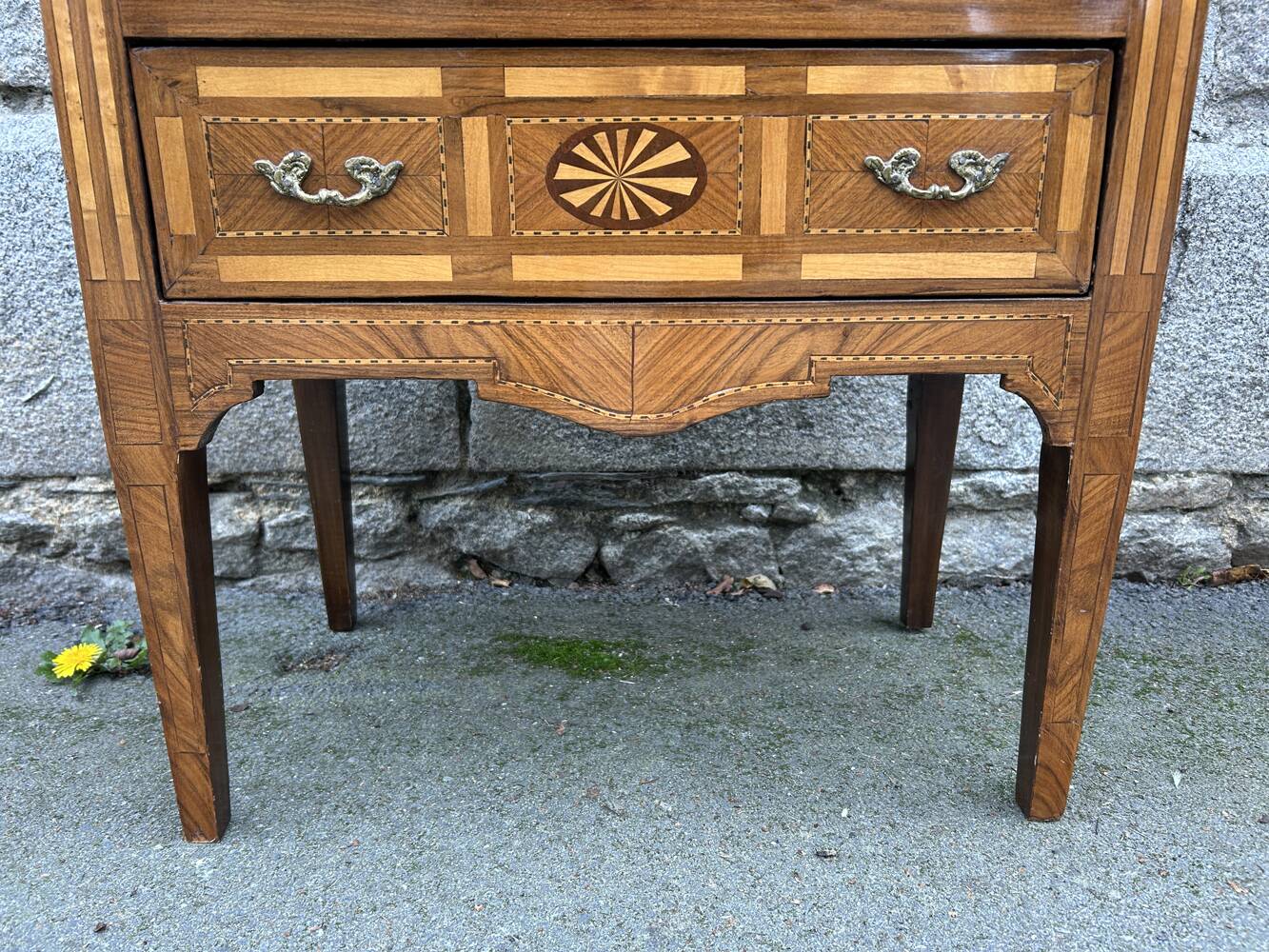 Commode d’appoint Empire tardif en marqueterie fine – fin XIXᵉ siècle