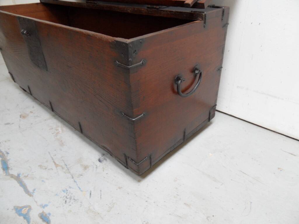 Coffre de voyage ancien