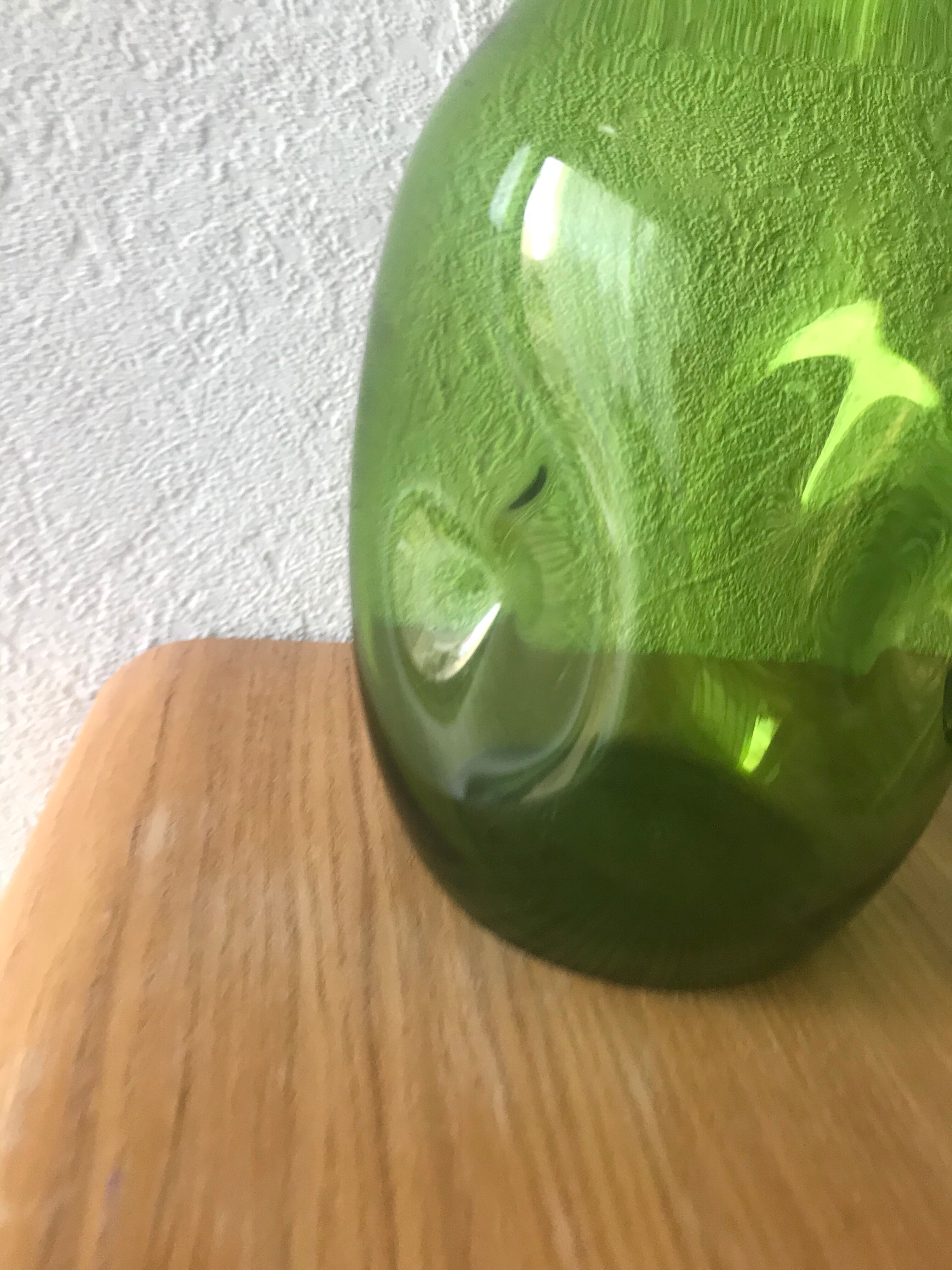 Pichet en verre vert
