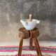Tabouret brutaliste tripode