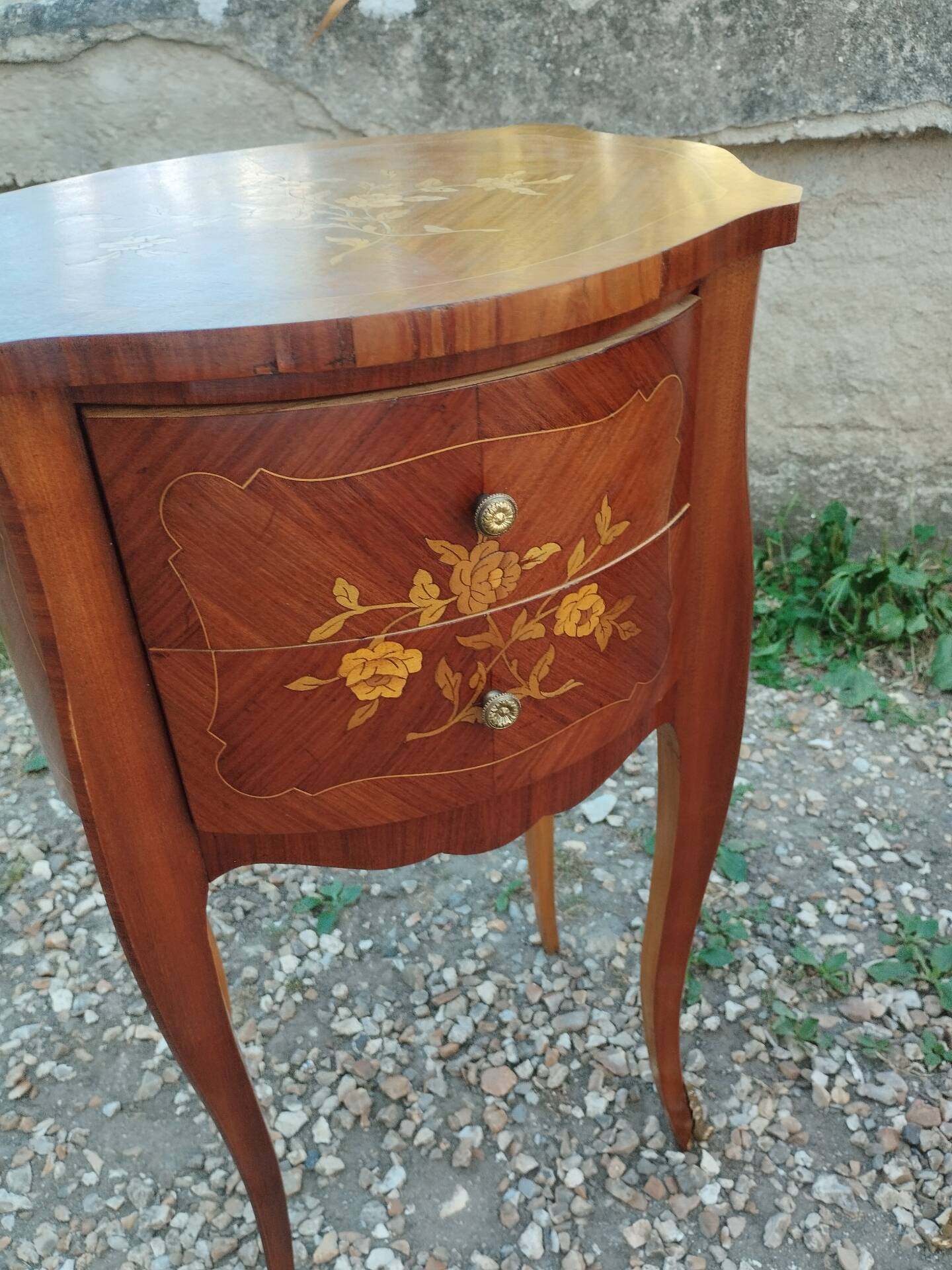 Paire de chevets anciens en marqueterie style Louis XV