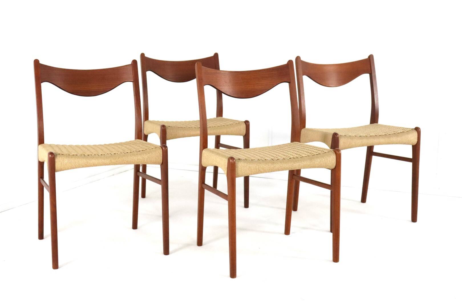 Set of 4 Arne Wahl Iversen for Glyngore papercord chairs 'Naerem'