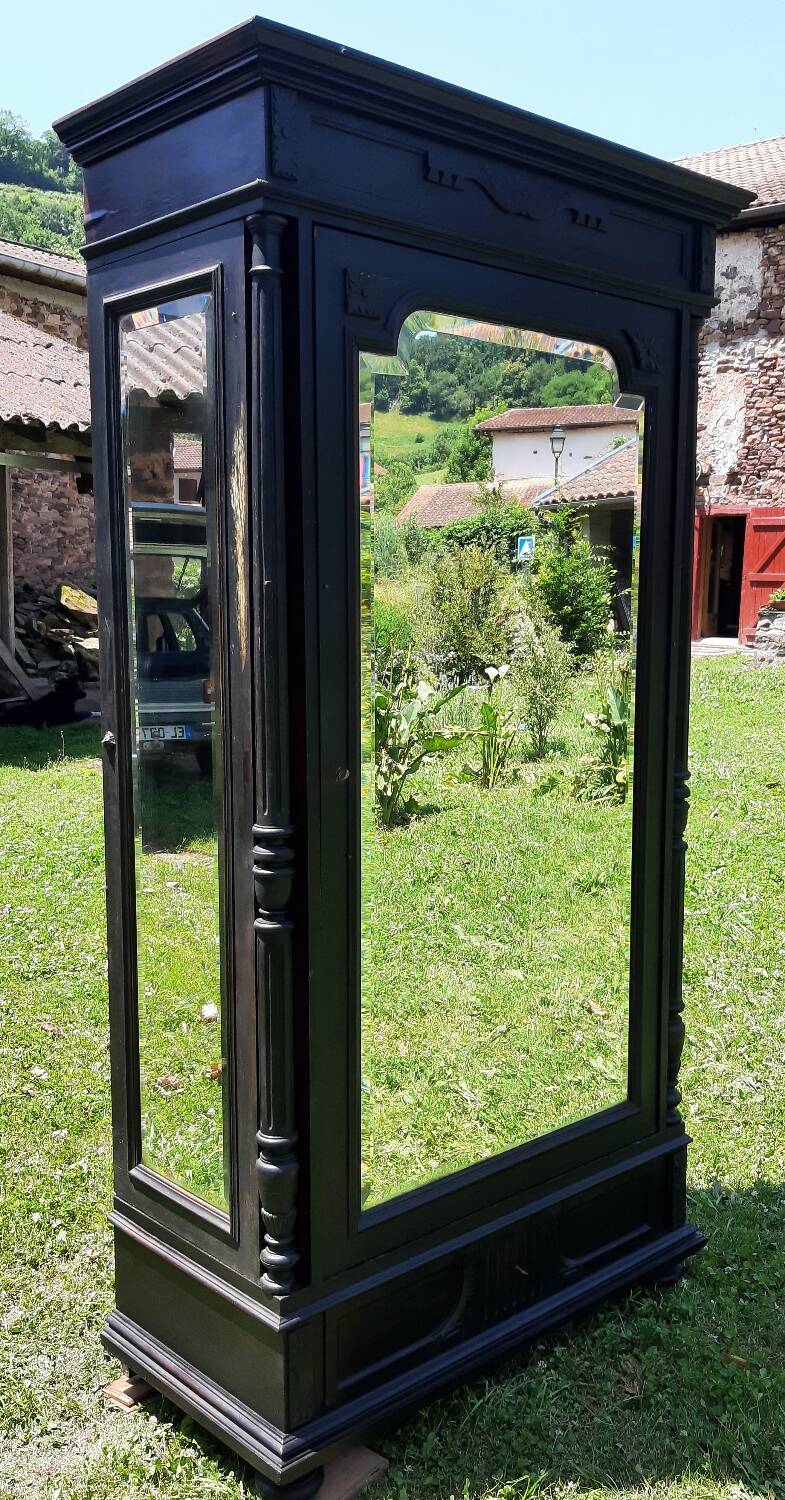 Dressmaker's cabinet with beveled triptych mirrors. (Mirror cabinet)