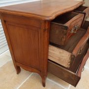 Antique style chest of drawers in stained and molded beech with 4 drawers - Very good condition