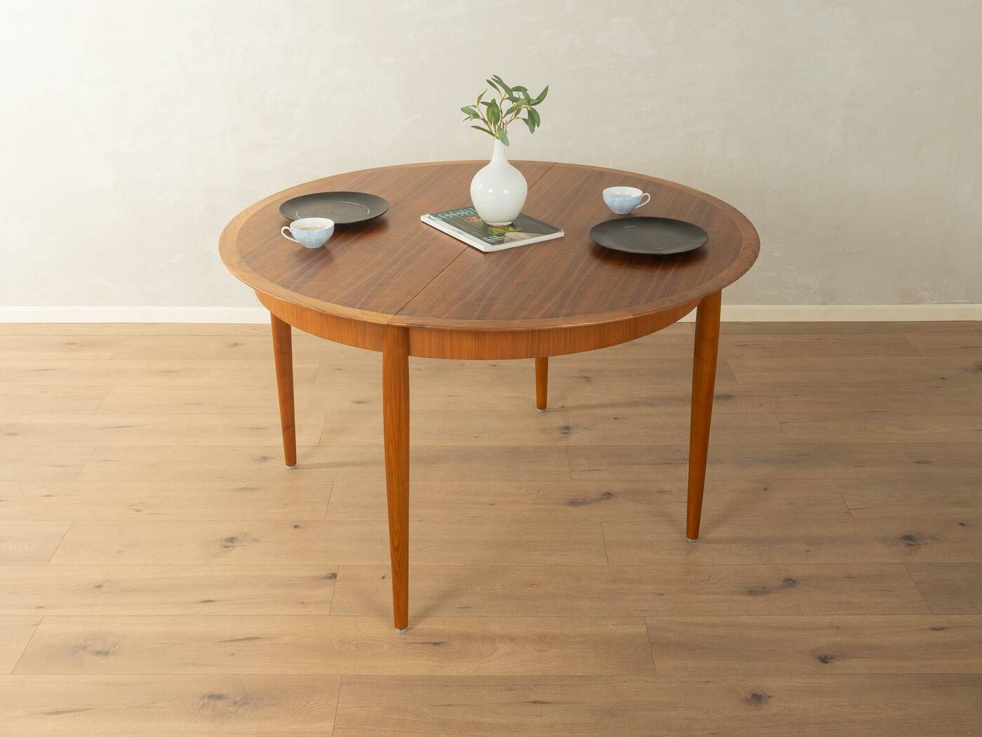 Round butterfly dining table by Lübke, 1960s, teak
