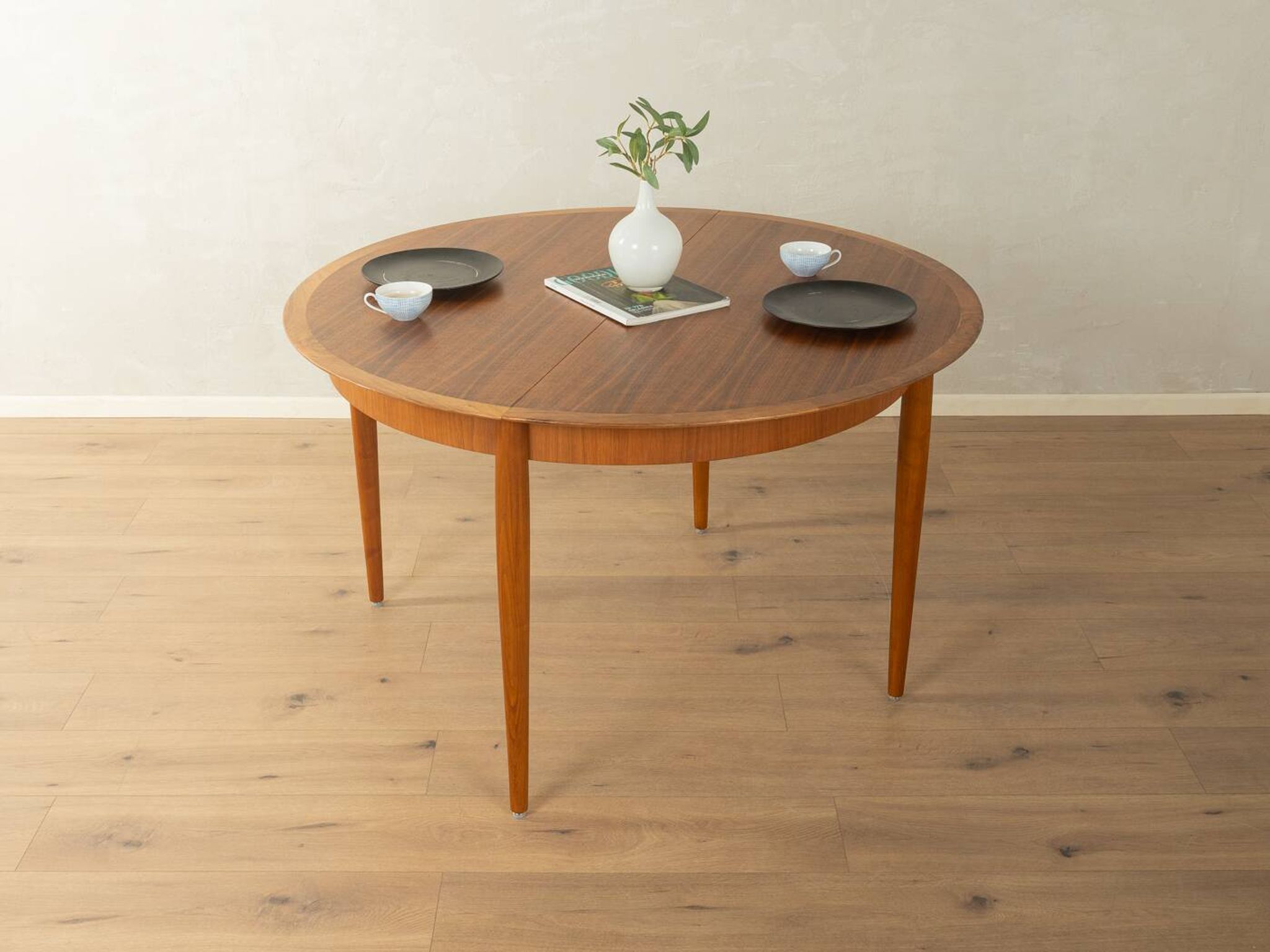 Round butterfly dining table by Lübke, 1960s, teak