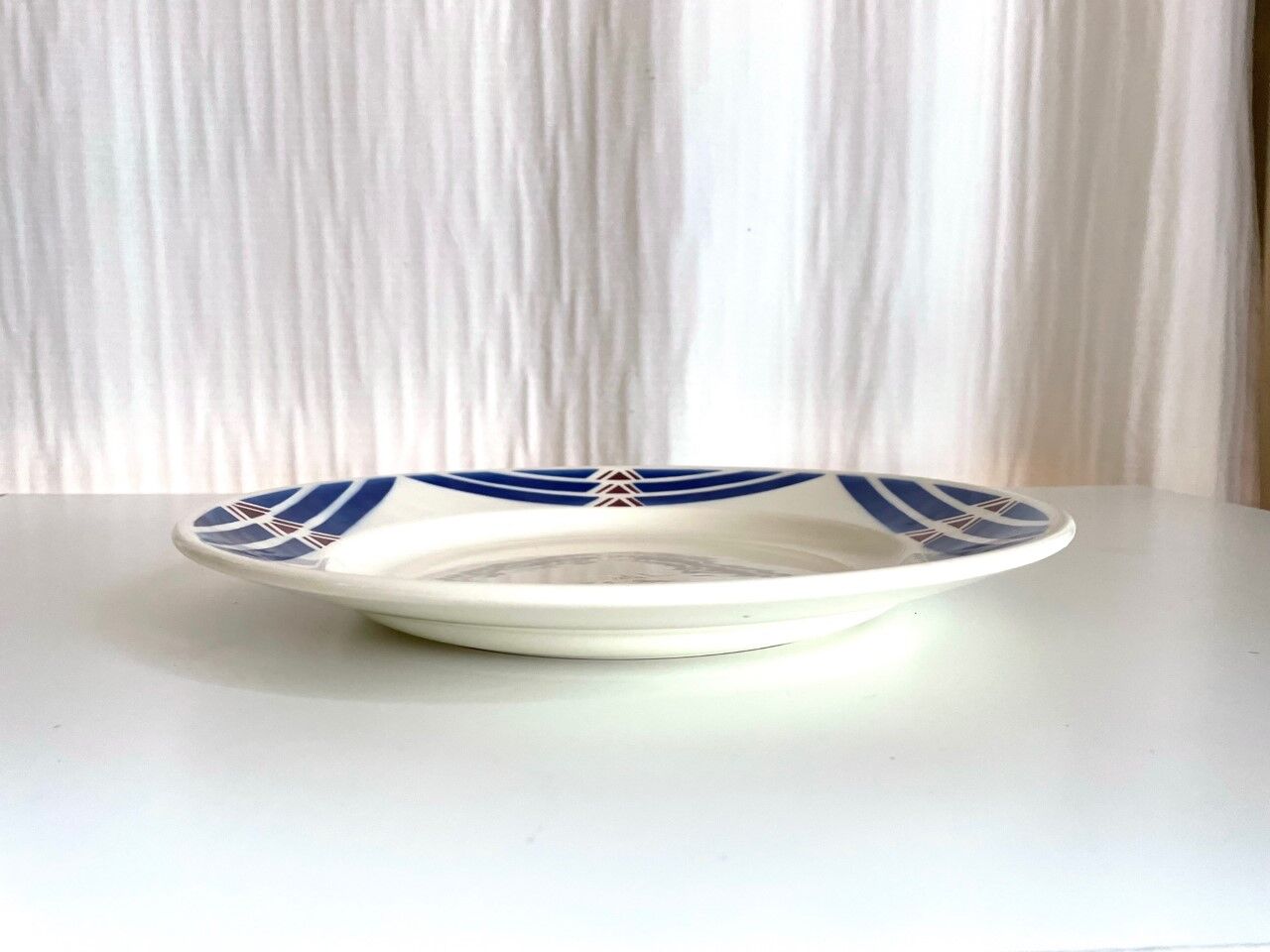 Large flat dish Badonviller model Stella