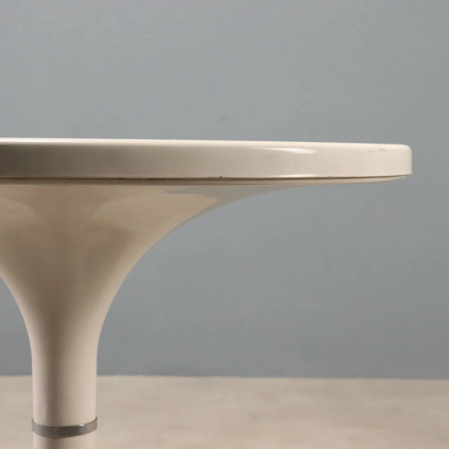 Table Kartell des années 1960