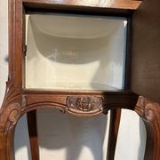 Pair of antique bedside tables with marble top and ceramic niche