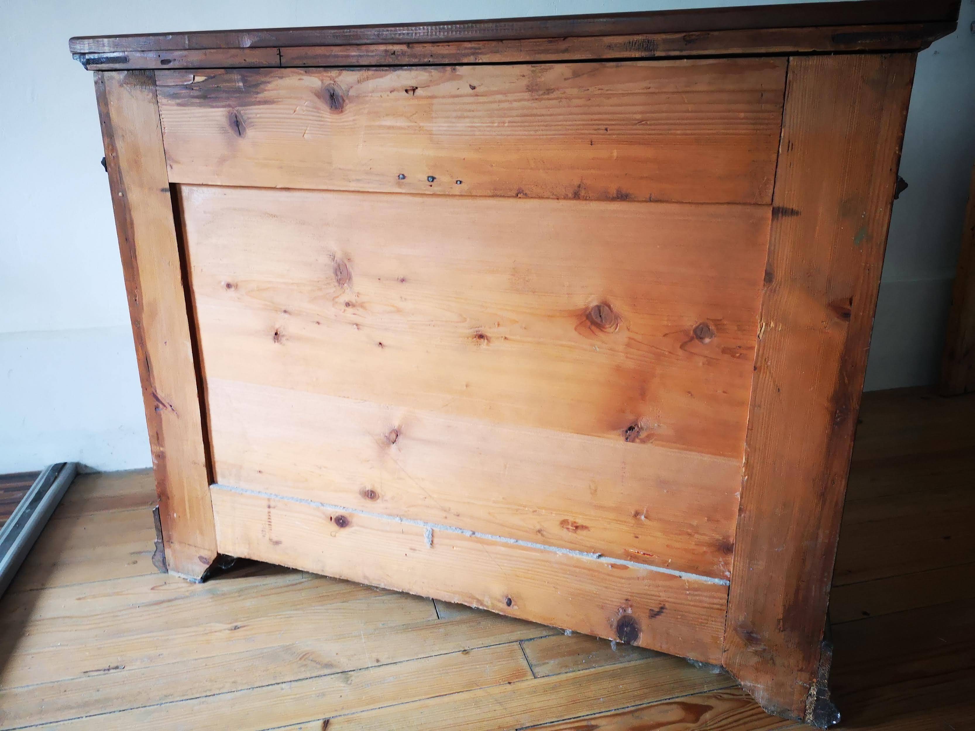 Louis-Philippe commode in walnut burl, 19th century