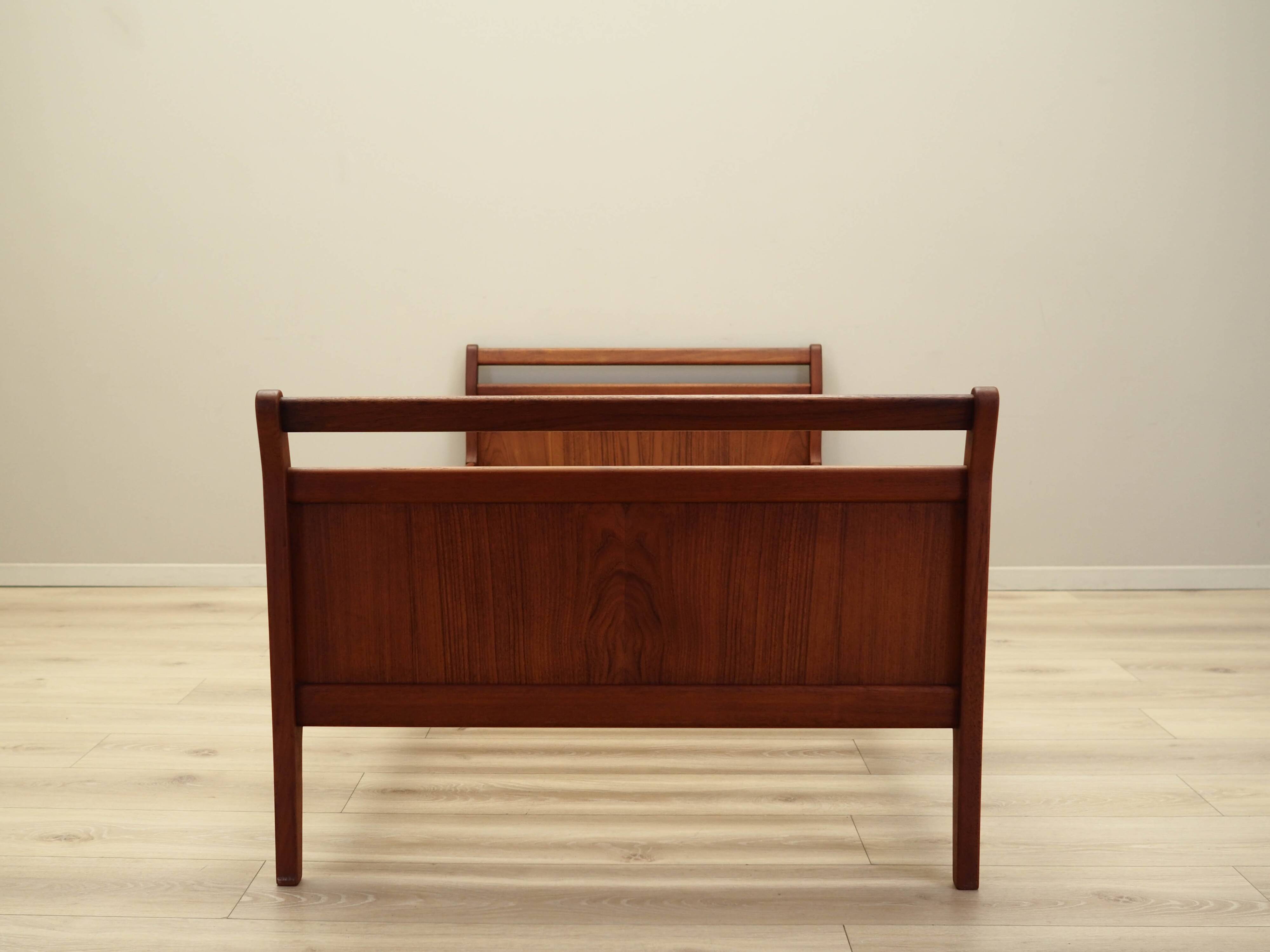 Lit en teck, design danois, années 1970, fabrication : Danemark