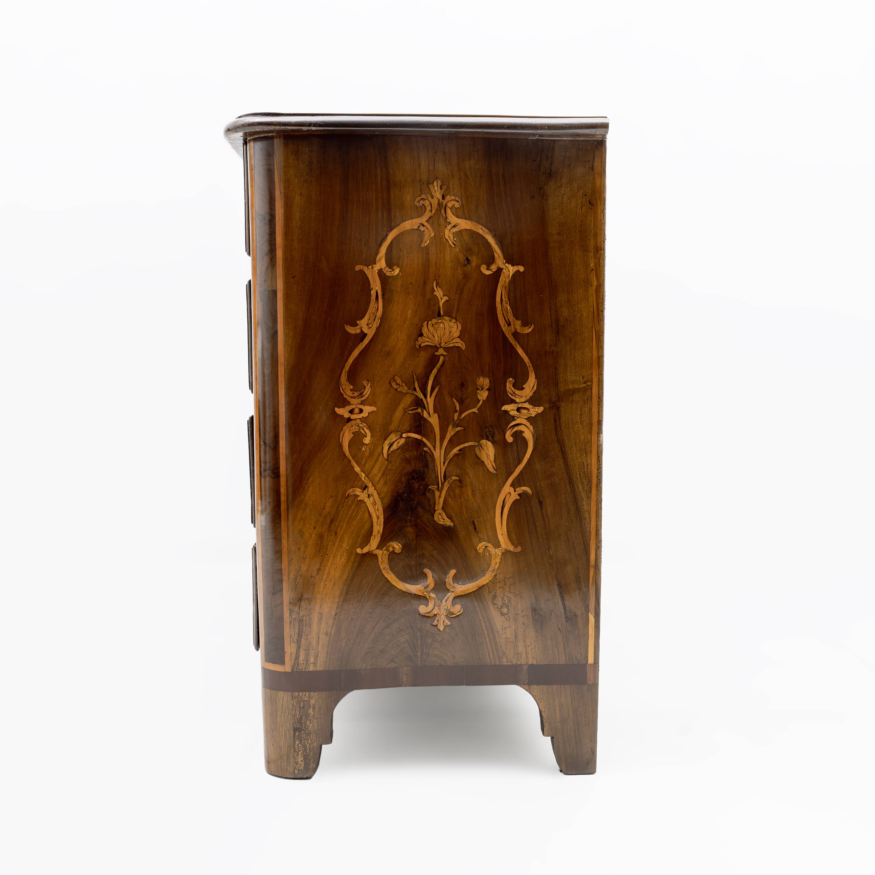 Chest of Drawers in Solid Italian Walnut with Maple Inlays, late 18th