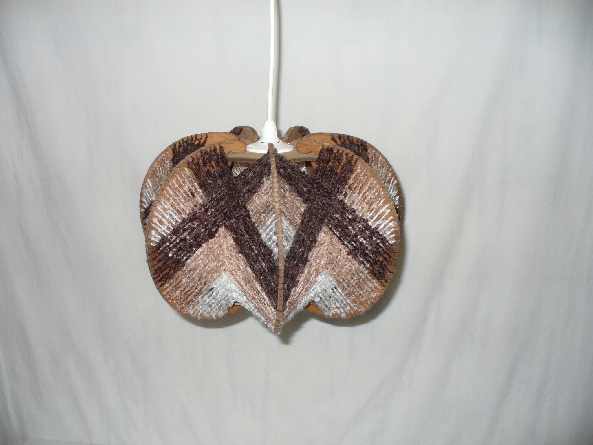 Suspension scandinave fil des années 60-70