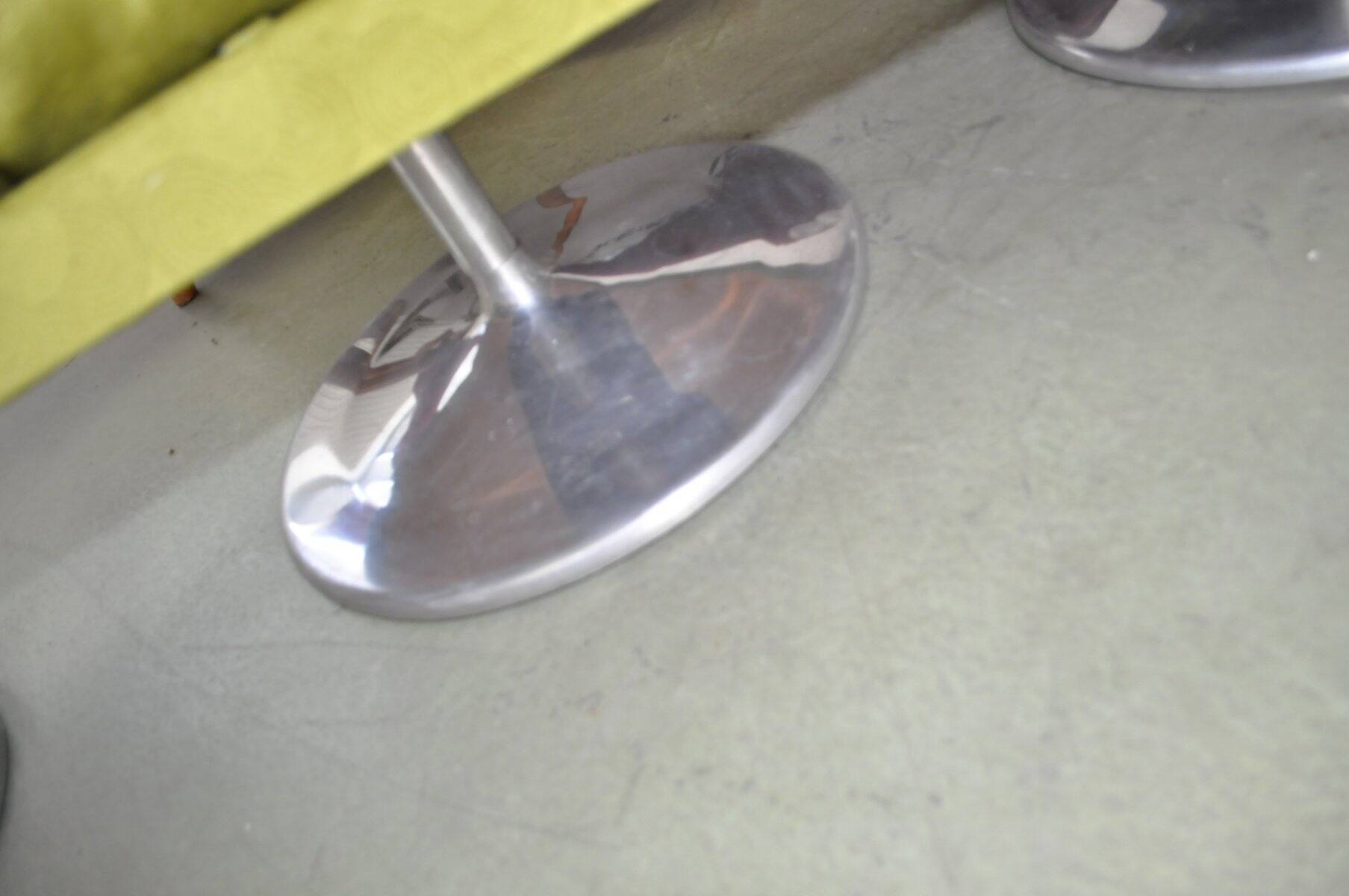 1960s sofa set with 2 seats and 2 armchairs in chartreuse fabric, original metal legs.