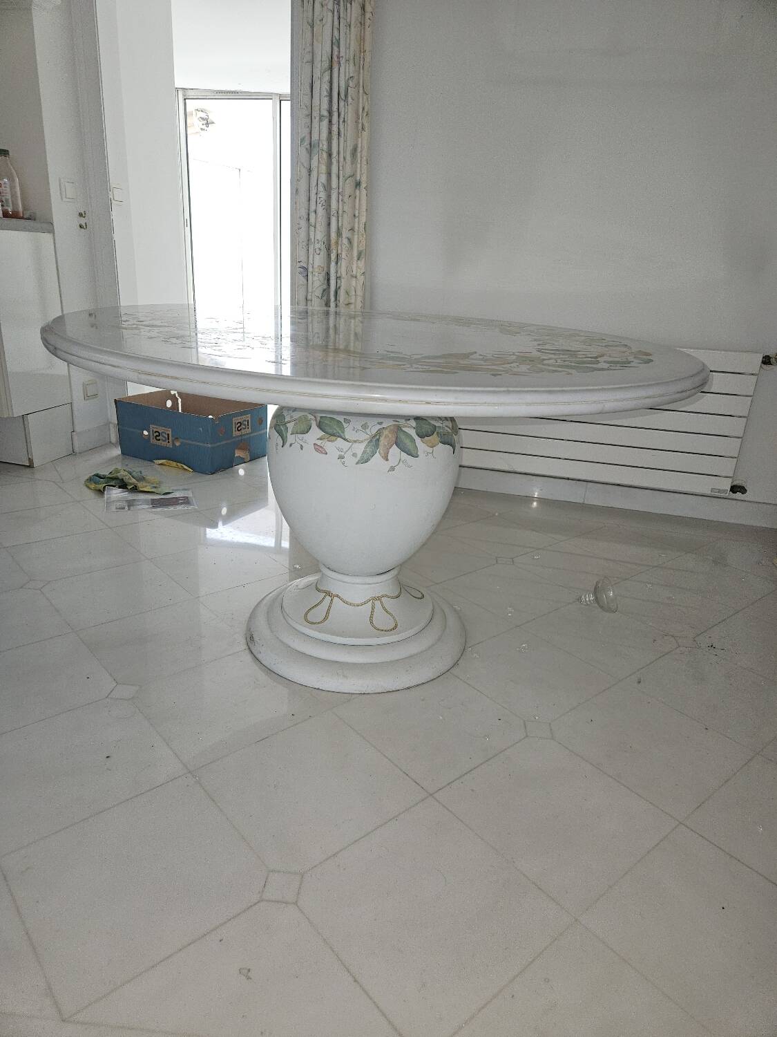 Round table with marble and marquetry