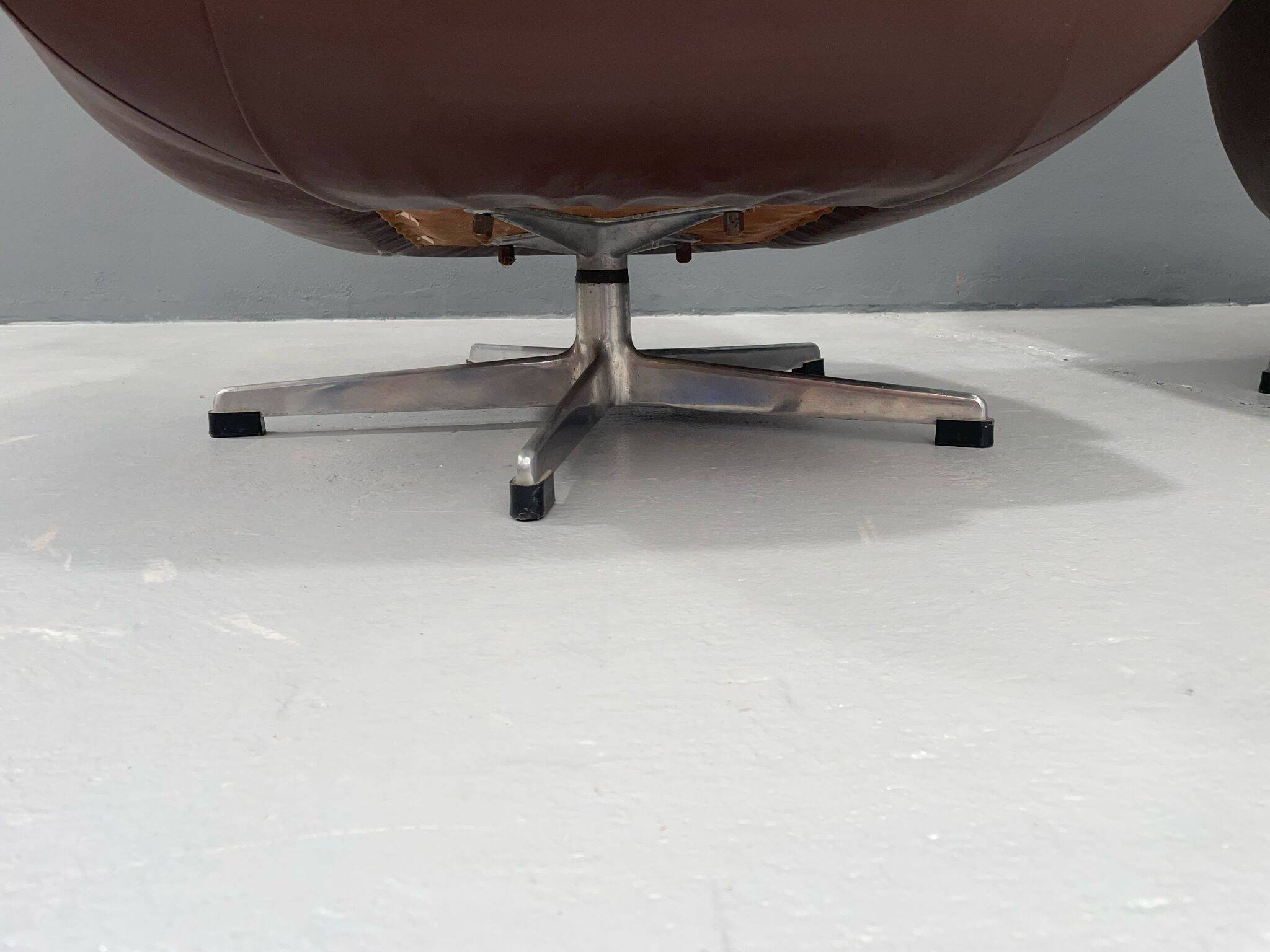 Fauteuil pivotant « Ušák » – ÚP Závody Rousínov, 1960