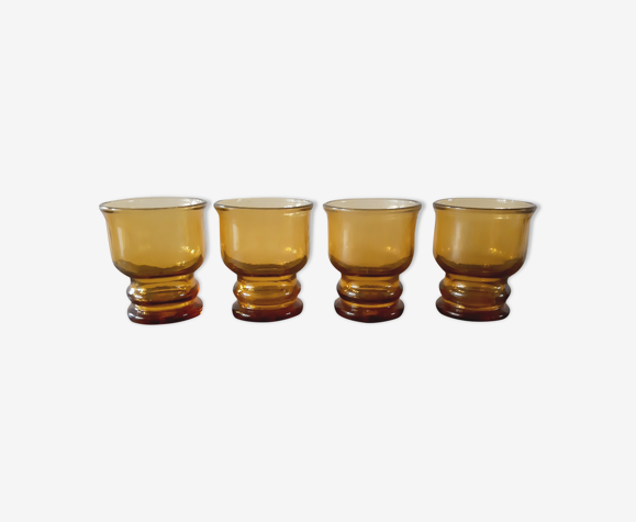 4 Gobelets/ verres ambrés