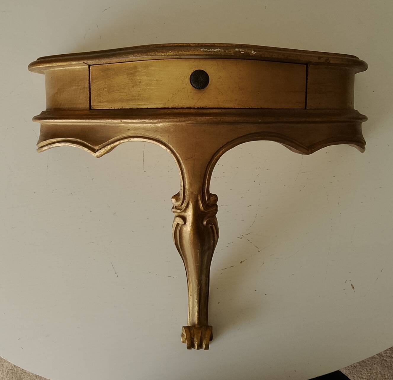 Vintage Italian wall console in Florentine/Louis XV style.