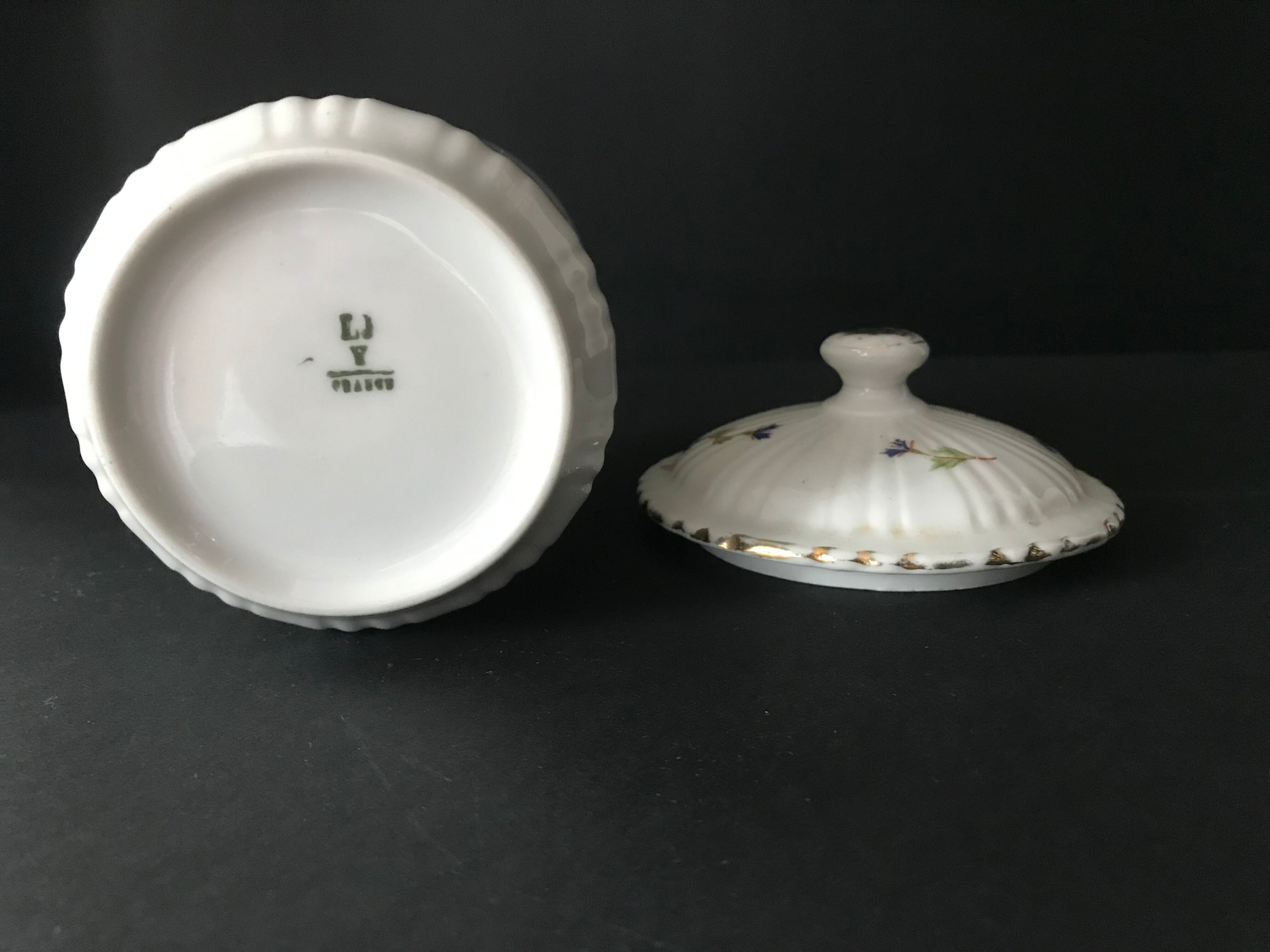 Ceramic coffee pot 1900